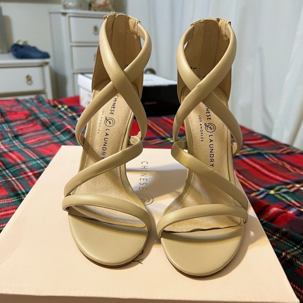 👠 Chinese Laundry “Jillian” Smooth Heel — Sand (Size 7.5 / EUR 38)